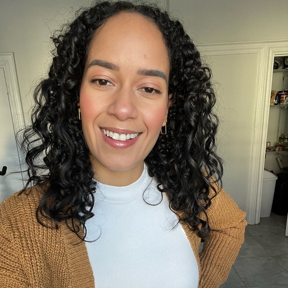 Meet your Posher, Alessa - Picture 4 of 5